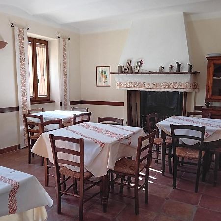 Agriturismo Valpietro Bed and Breakfast Urbania Exterior foto
