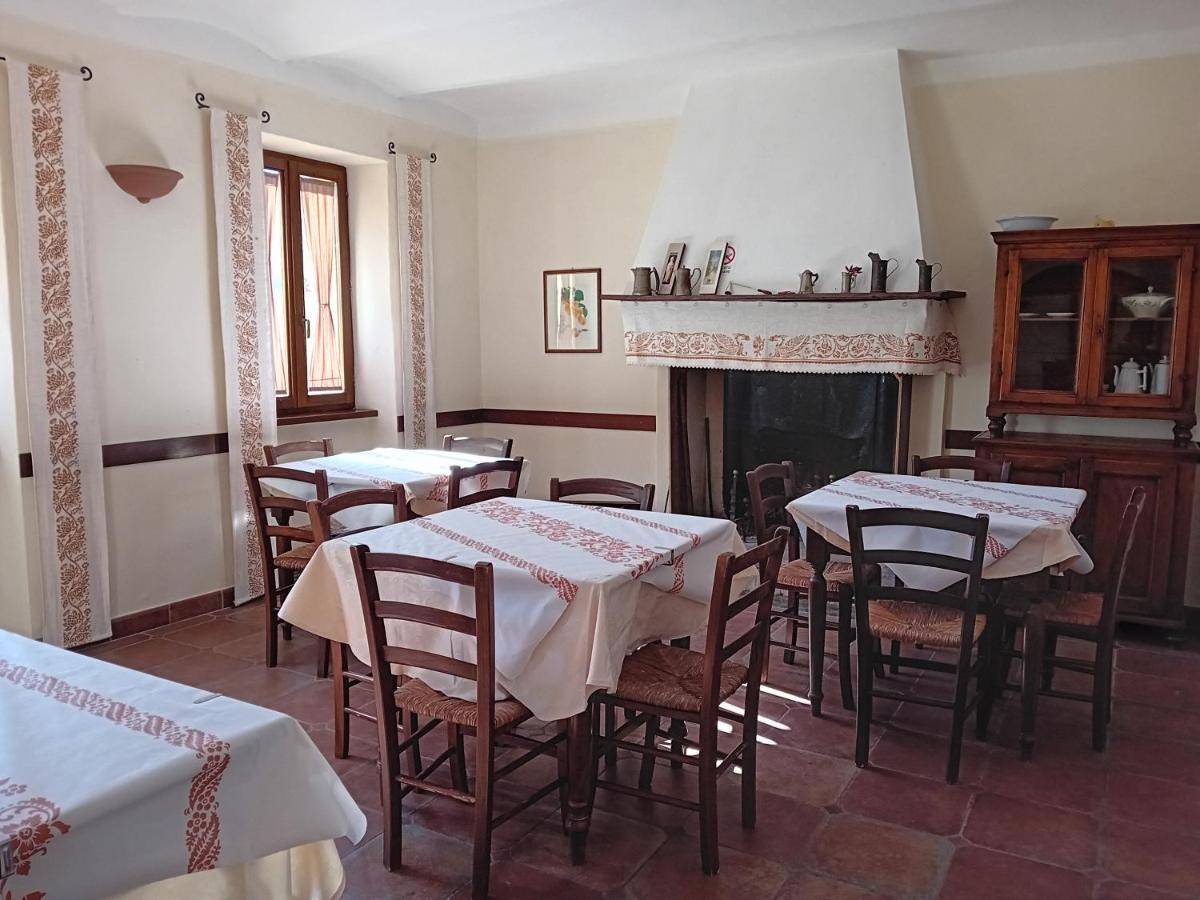 Agriturismo Valpietro Bed and Breakfast Urbania Exterior foto